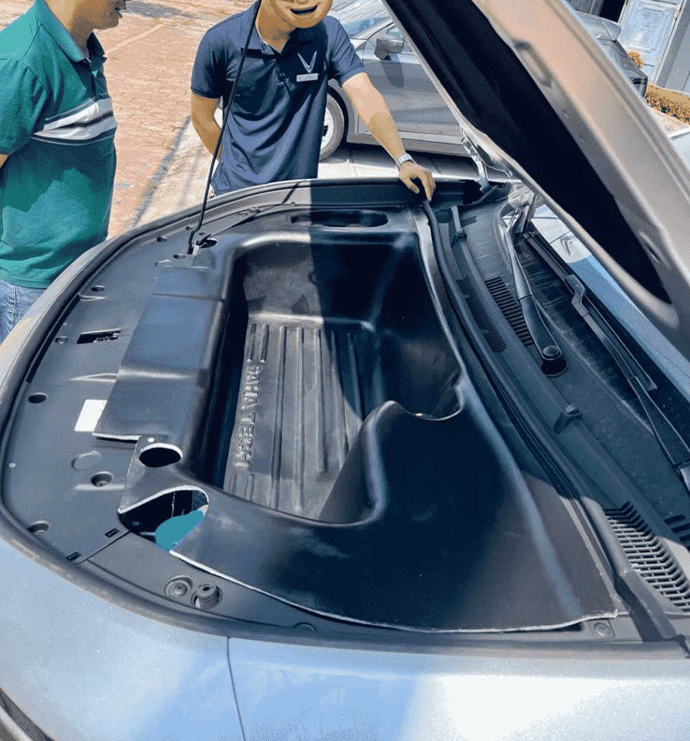 Xevaban.com ở 214 Giải Phóng là đơn vị chuyên cung cấp đồ chơi ô tô, phụ kiện ô tô, đồ chơi limo green, phụ kiện limo green, xevaban, 214 giải phóng, cốp trước limo green, hộp đựng đồ cốp trước limo green.